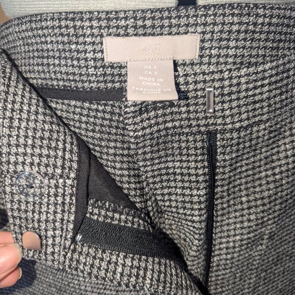 H&M Women's Black/White Woven Plaid Trouser - Picture 6 of 6